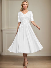 Robe de mère de la mariée trapèze, col en V, longueur genou, en mousseline de soie et dentelle, avec paillettes 