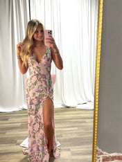 White Floral V-Neck Prom Dress with Statement Bow