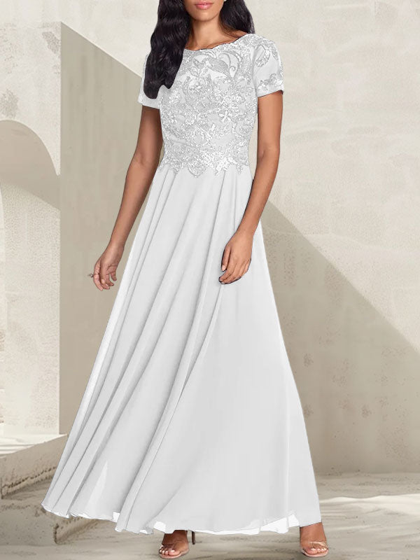 Robe longue de mère de la mariée gris anthracite, coupe trapèze et décolletée, avec perles