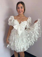 White A-Line Puff Sleeves Short Tulle Homecoming Dress With Bowknot