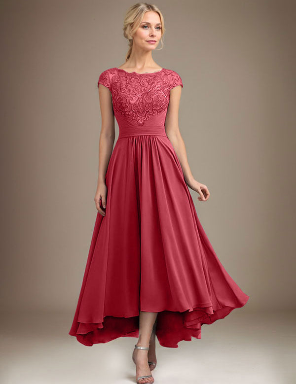 Robe de mère de la mariée asymétrique en mousseline de soie et dentelle, coupe trapèze, décolleté plongeant, avec plis 