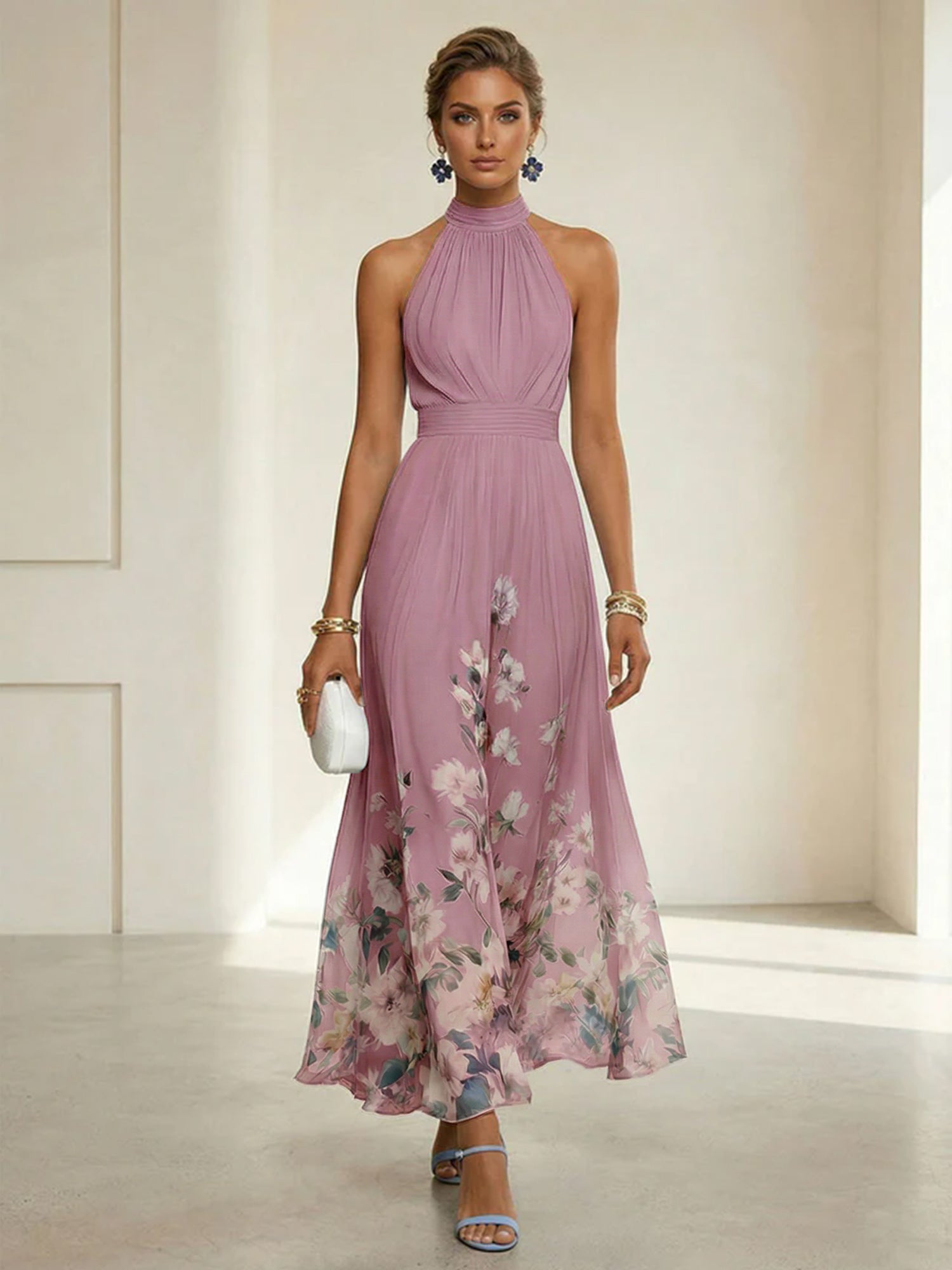 Hellblaues geblümtes Chiffon-Neckholder-ärmelloses A-Linien-Maxikleid