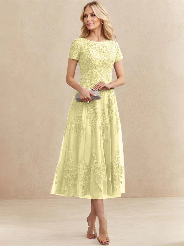 Robe de mère de la mariée coupe trapèze, longueur thé, en tulle et dentelle 