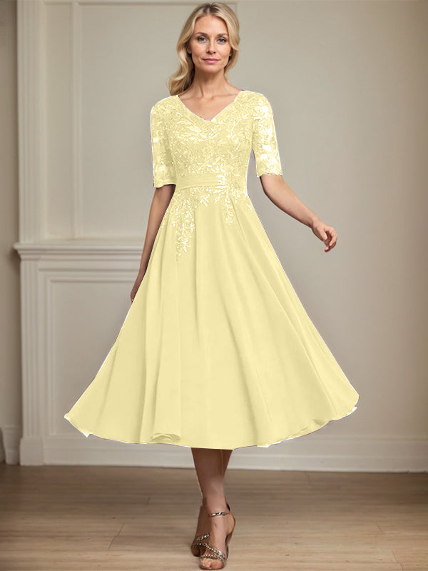 Robe de mère de la mariée trapèze, col en V, longueur genou, en mousseline de soie et dentelle, avec paillettes 