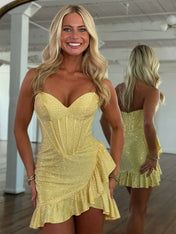 Yellow Bodycon Sweetheart Satin Homecoming Dress with Beading