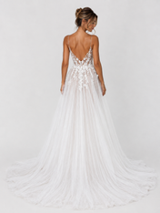Elegant Floral Applique Tulle A-Line Wedding Dress with Sweep Train