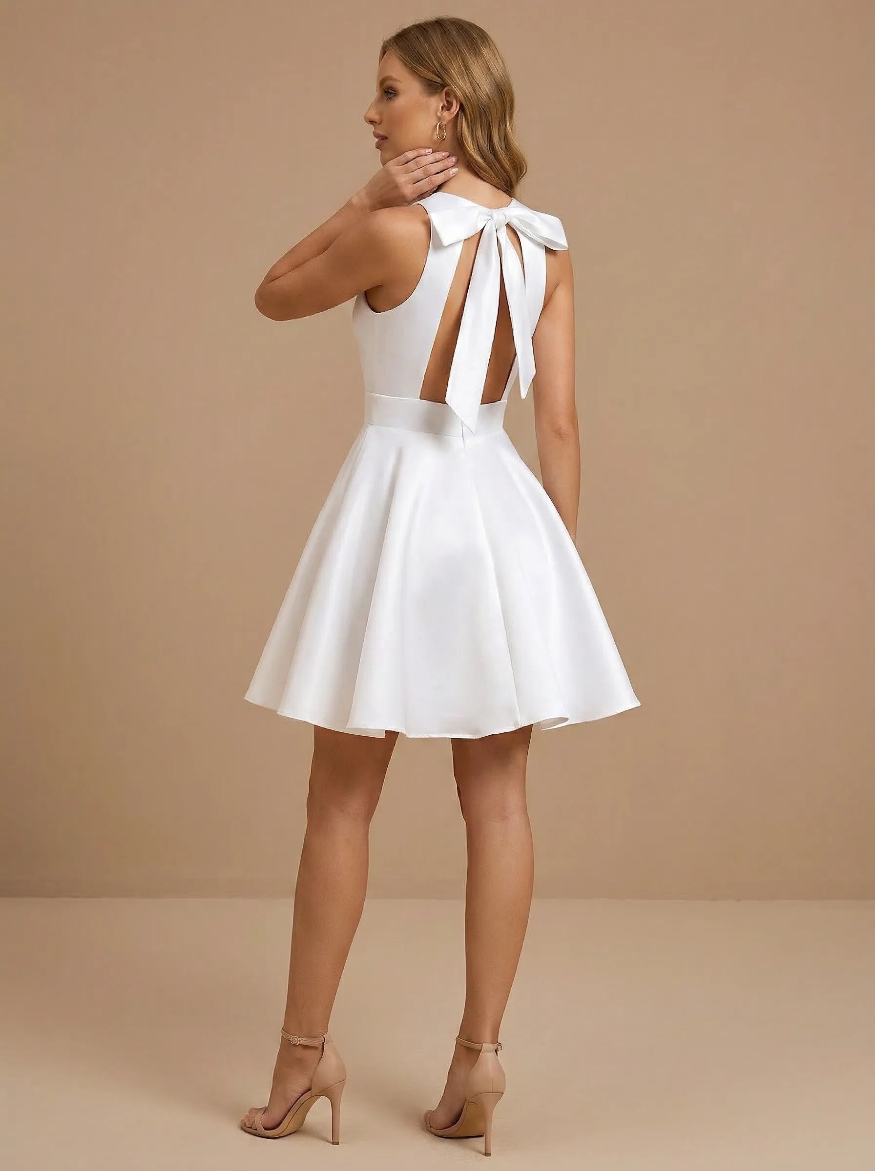 White Scoop Neck Sleeveless Satin Mini Bridal Dress
