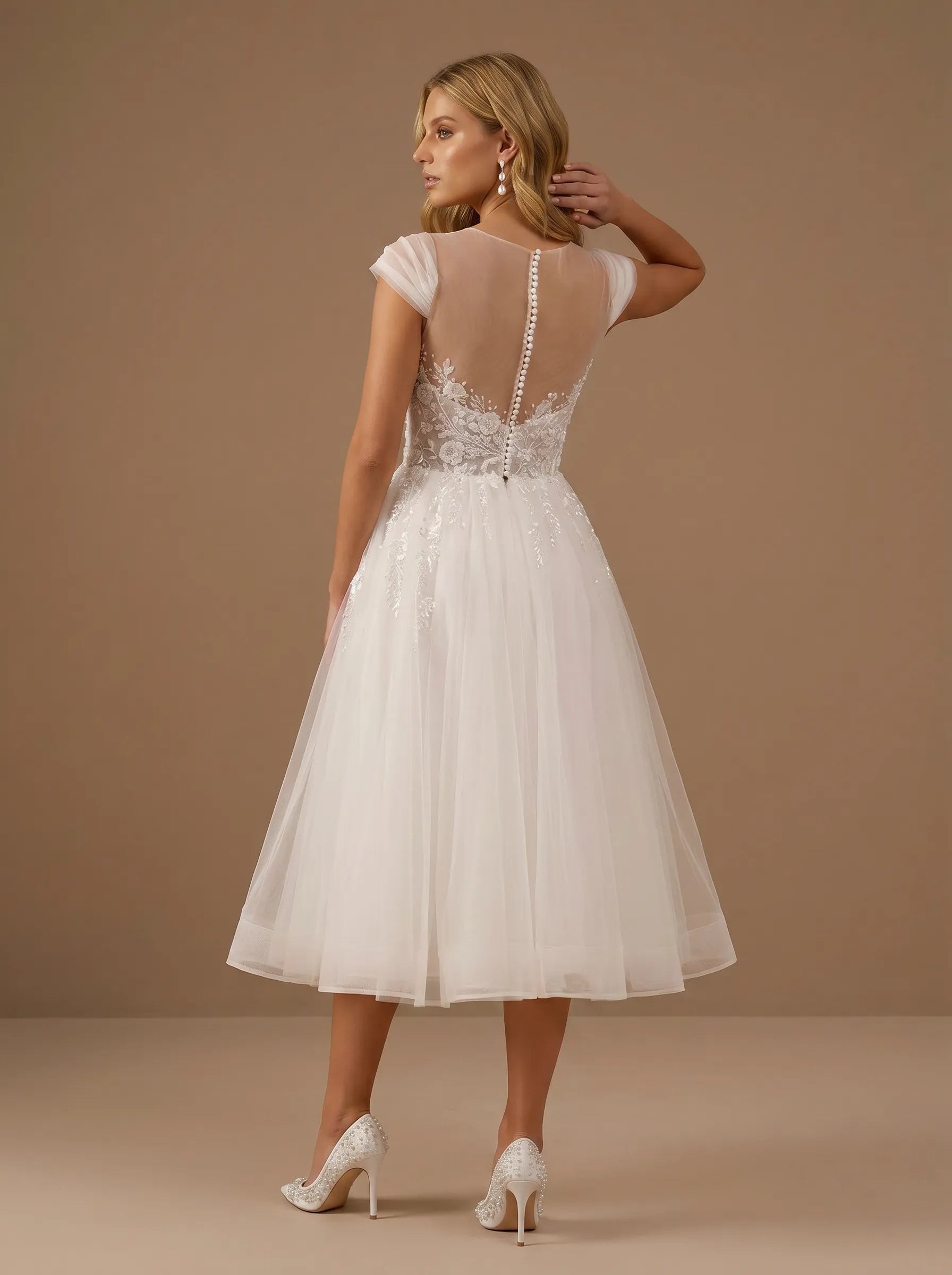 Scoop Neck Sequin Lace Applique Cap Sleeves Tea-Length Tulle Bridal Dress
