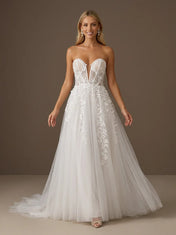 Sweetheart Lace Applique Tulle A Line Wedding Gown