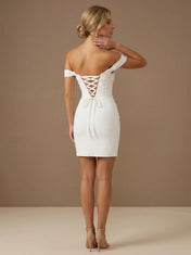 Off-Shoulder Gerafftes Bodycon Mini-Hochzeitskleid mit Schlitz