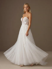 Sweetheart Lace Applique Tulle A Line Wedding Gown
