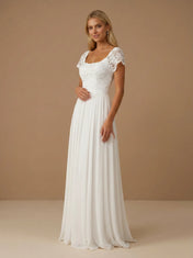 Brautkleid aus Chiffon in A-Linie mit eckigem Ausschnitt, Spitzenapplikationen und Flügelärmeln