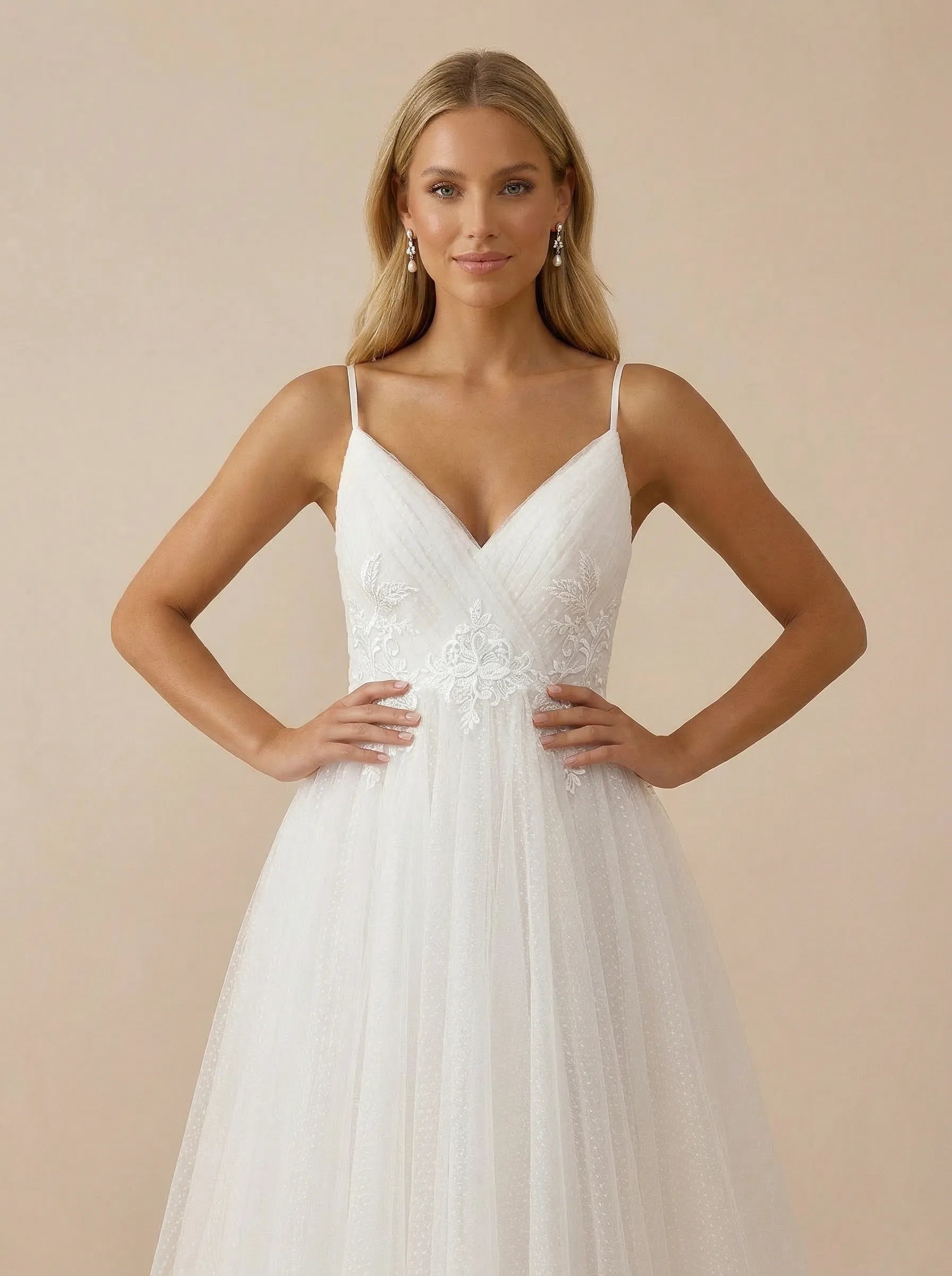 White Spaghetti Strap Tulle Mini Wedding Dress with Lace Appliques