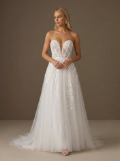 Sweetheart Lace Applique Tulle A Line Wedding Gown
