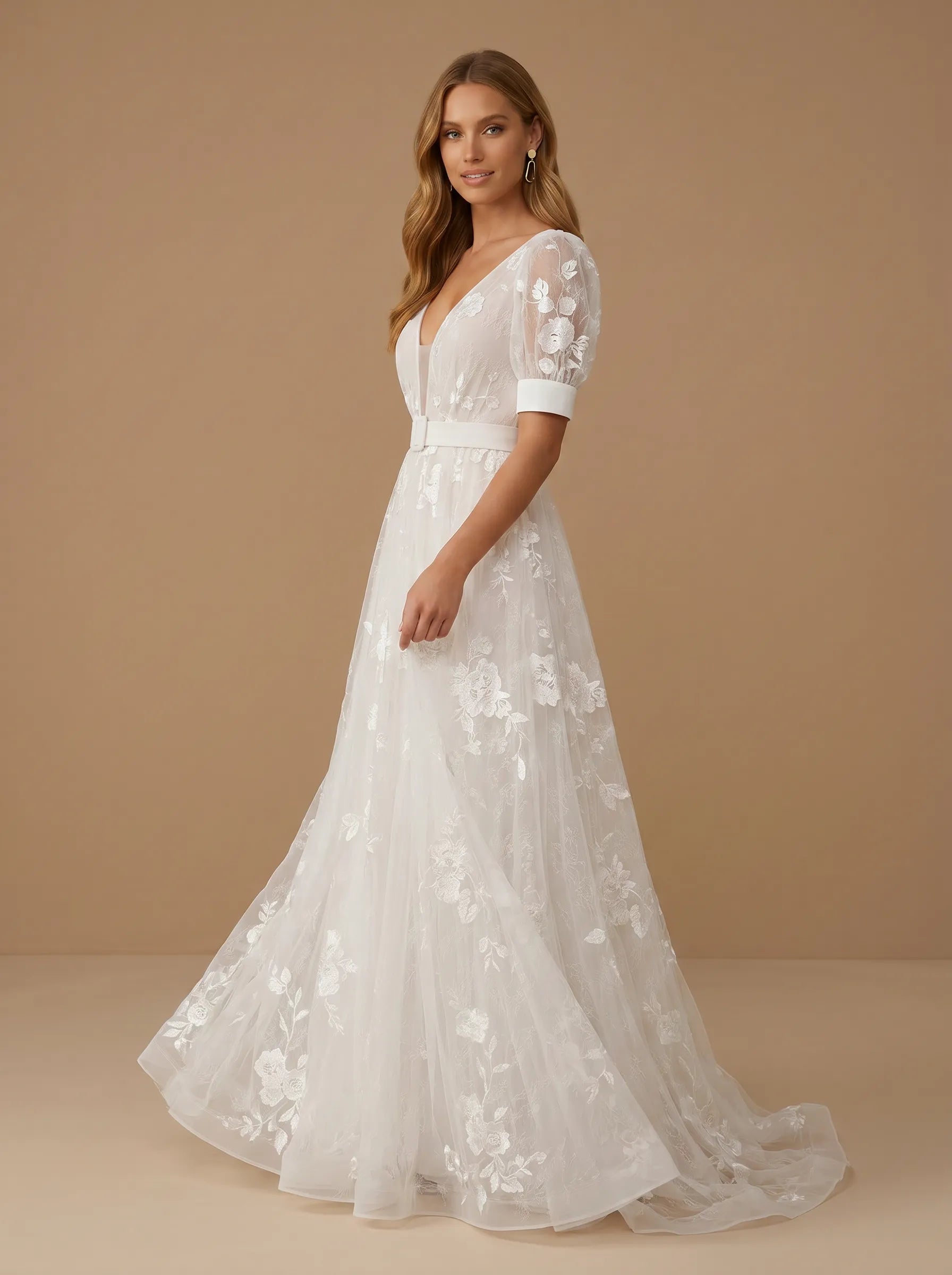 V-Ausschnitt Kurzarm Tüll Boho Brautkleid mit Gürtel