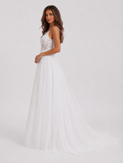 Elegant Spaghetti Strap V-Neck Lace Applique Tulle A-Line Wedding Dress with Chapel Train