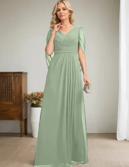 Robe longue bleu marine foncé à col en V et coupe trapèze pour mère de la mariée 