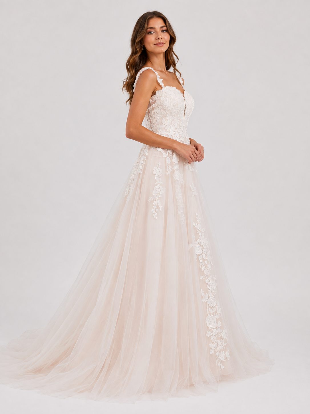 Elegant Sweetheart Neckline Lace Applique A-Line Wedding Dress with Chapel Train