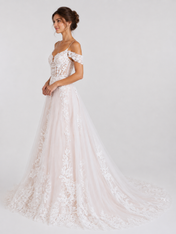 Elegant Floral Applique Tulle A-Line Wedding Dress with Sweep Train