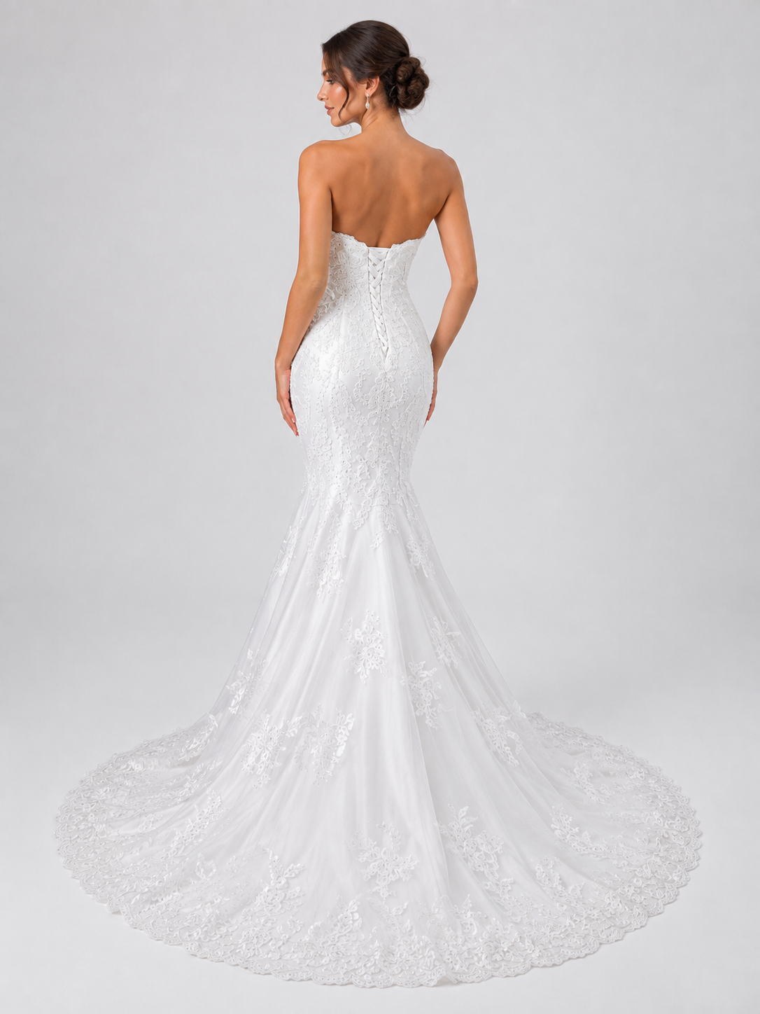 Elegant Strapless Sweetheart Lace Mermaid Wedding Dress with Chapel Train