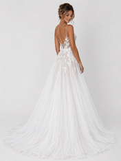 Elegant Floral Applique Tulle A-Line Wedding Dress with Sweep Train