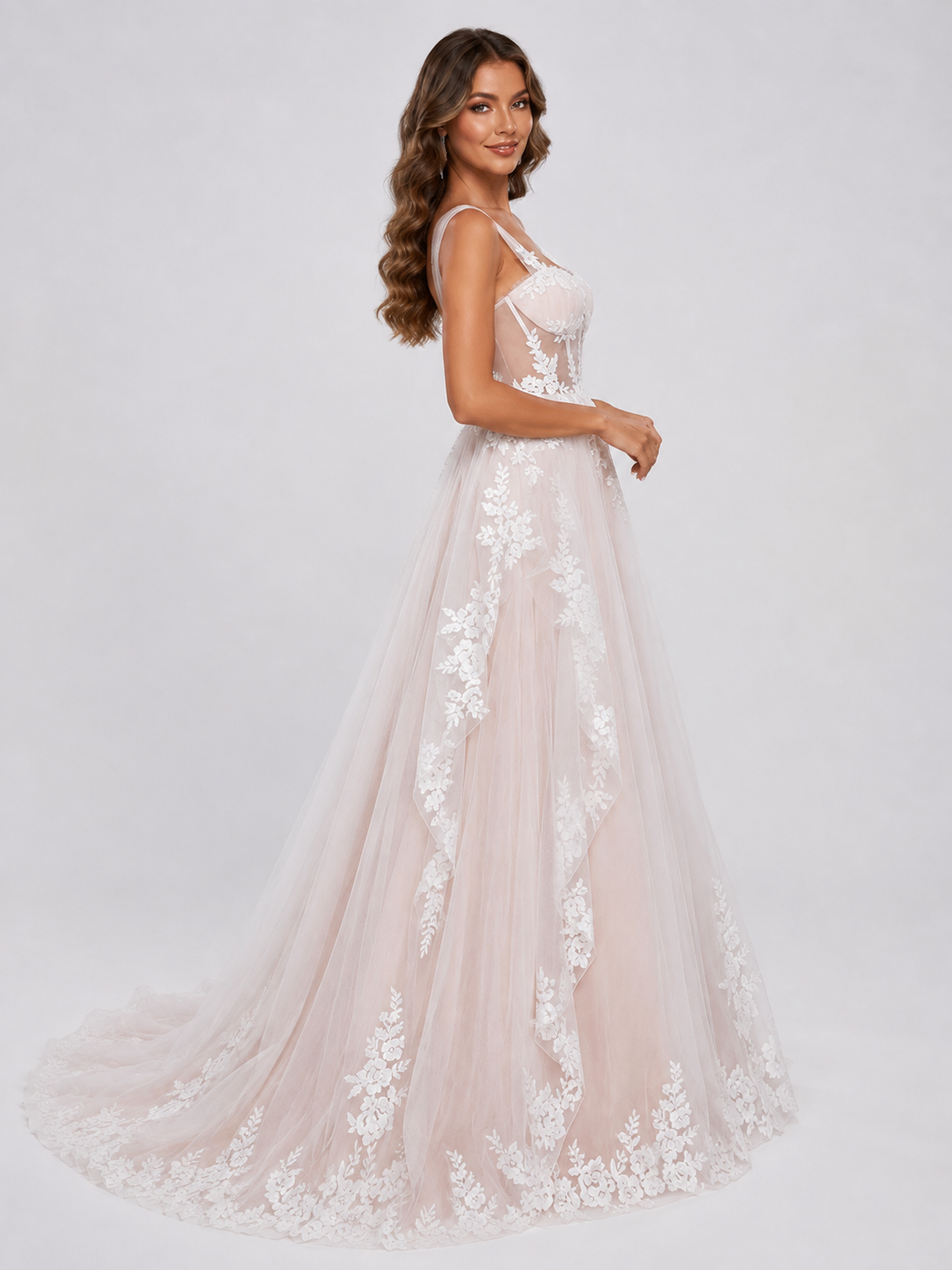 Elegant Sweetheart Lace Applique Tulle A-Line Wedding Dress with Chapel Train