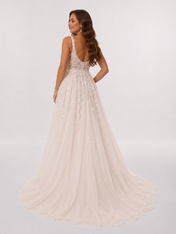 Elegant V-Neck Lace Applique Tulle A-Line Wedding Dress with Chapel Train